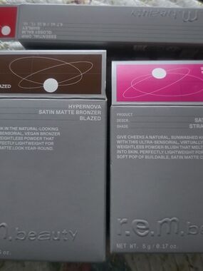 r.e.m. beauty Set